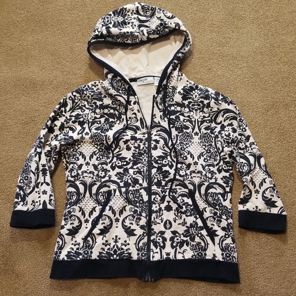 3/4 sleeve hooded jacket